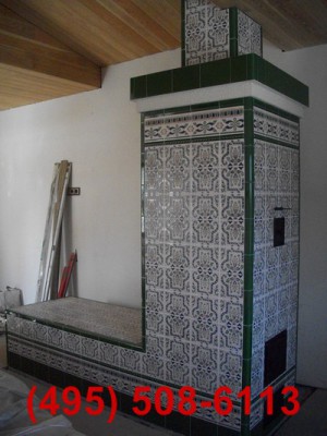 отпительная печь лежанкой облицовка испанская плитка.jpg